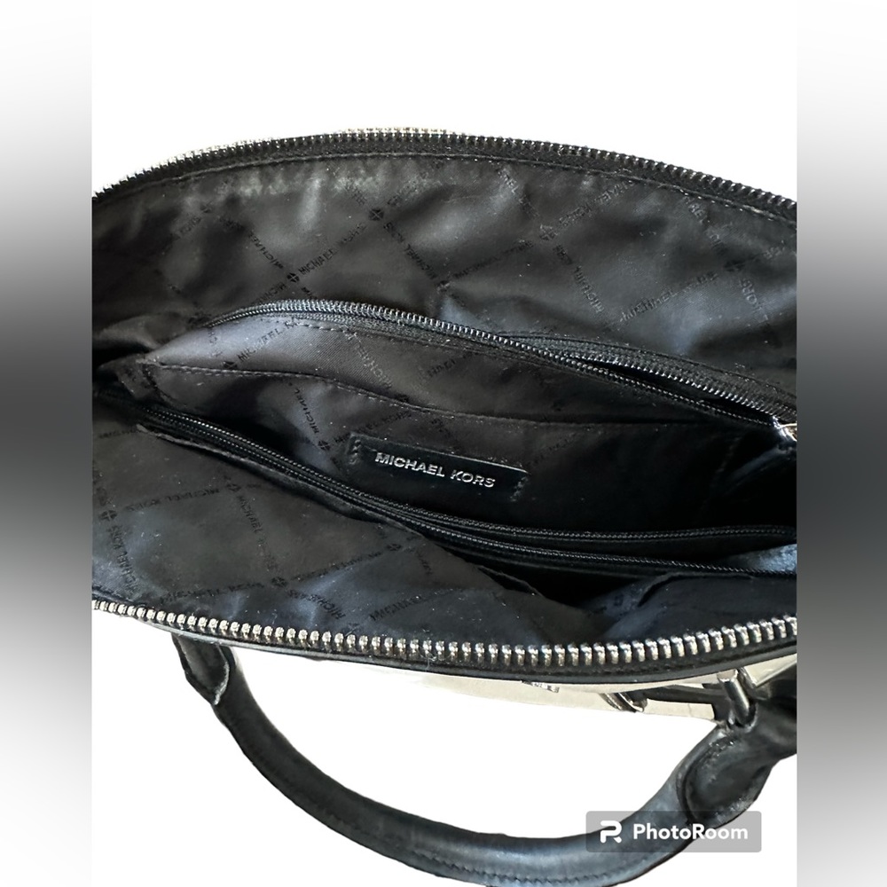 Michael Kors handbag - Picture 3 of 5